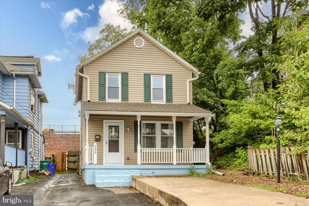 235 WYOMING AVENUE