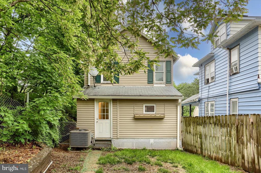 235 WYOMING AVENUE