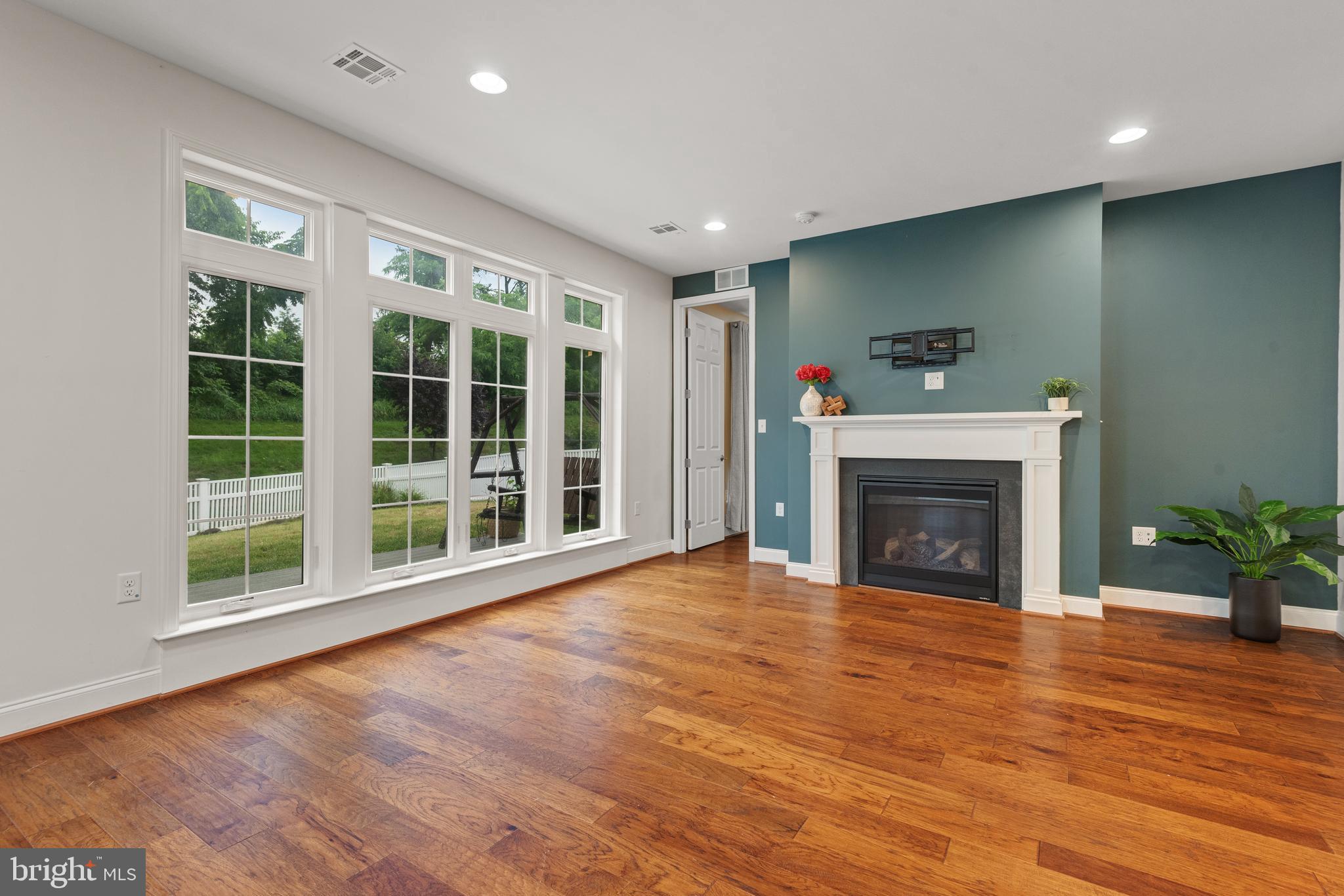 757 BARN SWALLOW WAY