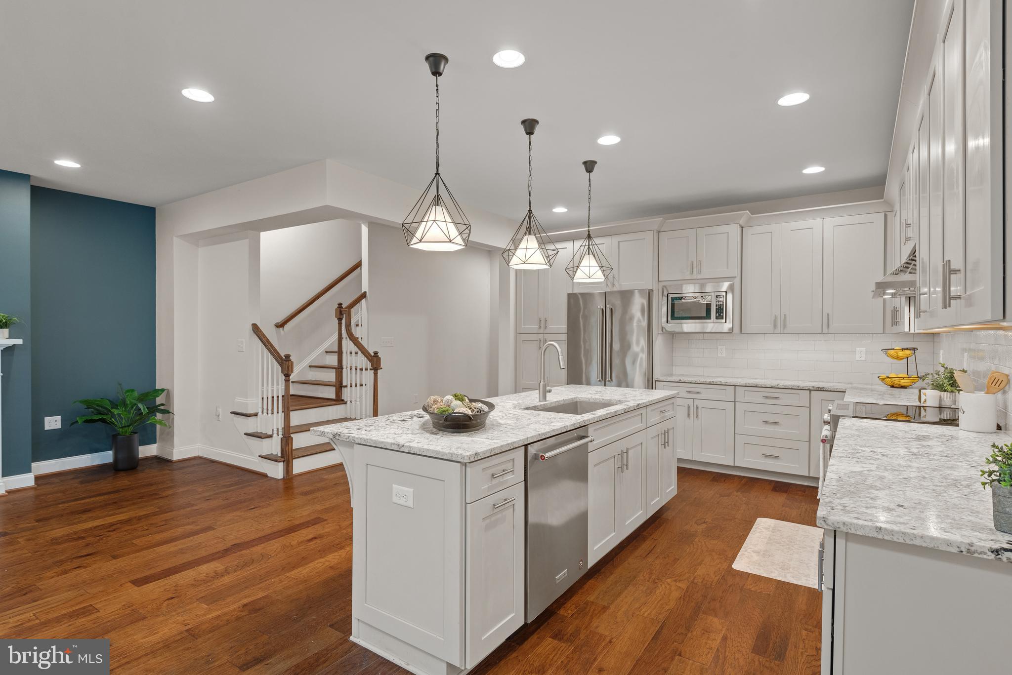 757 BARN SWALLOW WAY