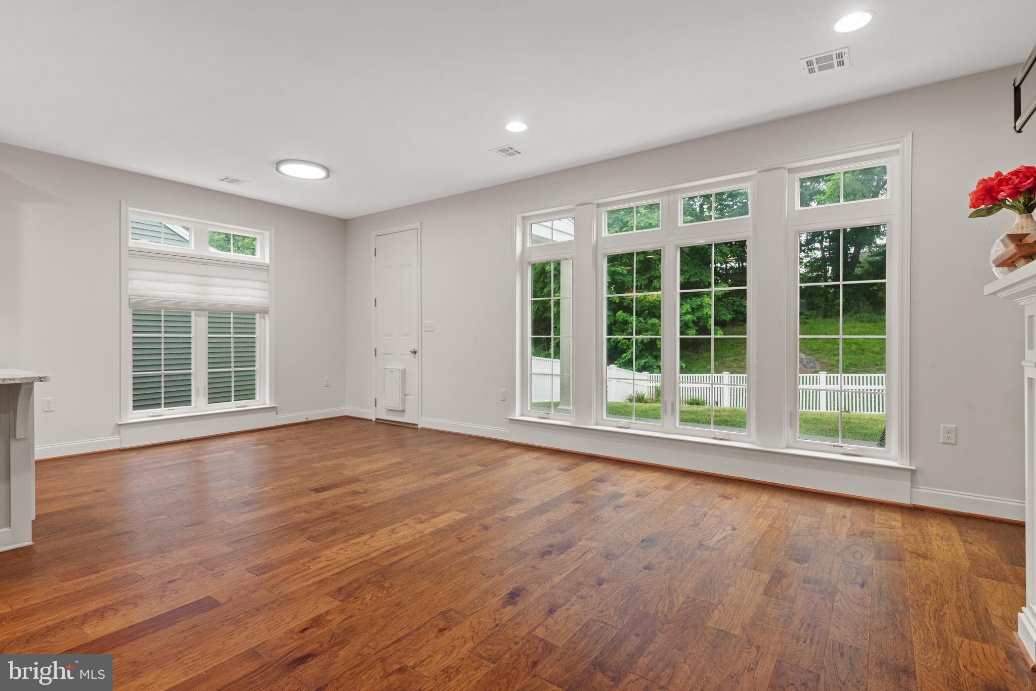 757 BARN SWALLOW WAY