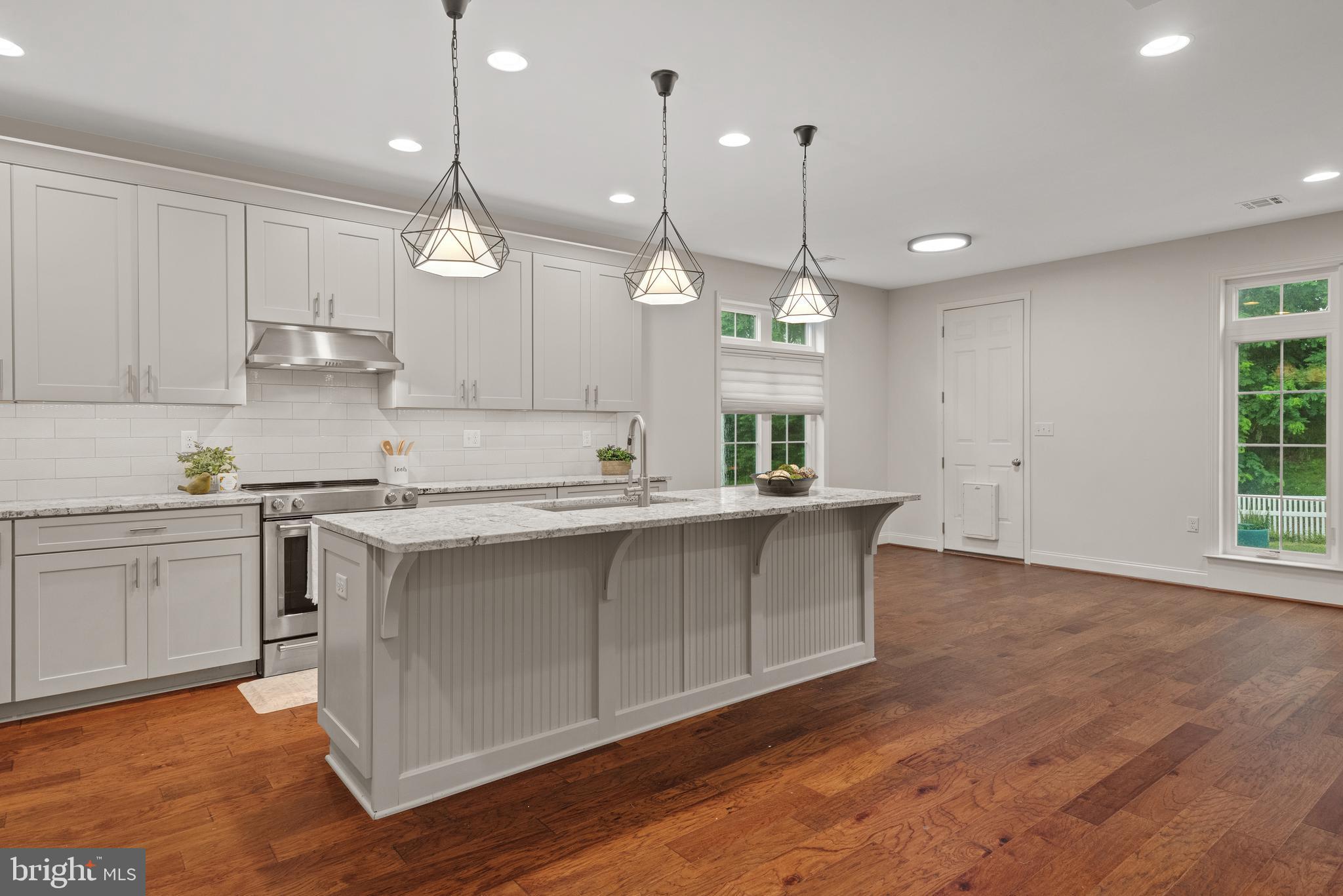 757 BARN SWALLOW WAY