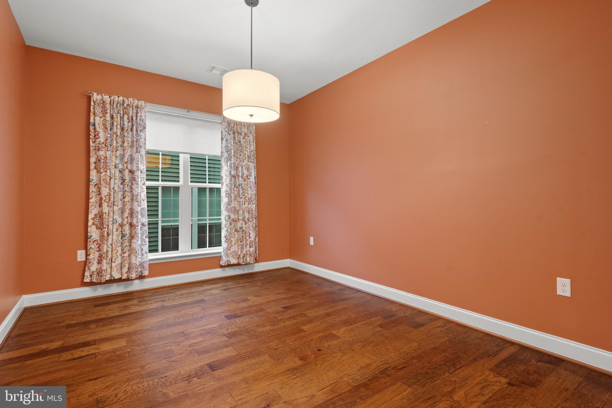 757 BARN SWALLOW WAY