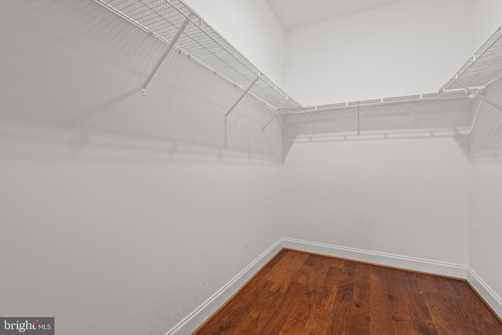 757 BARN SWALLOW WAY