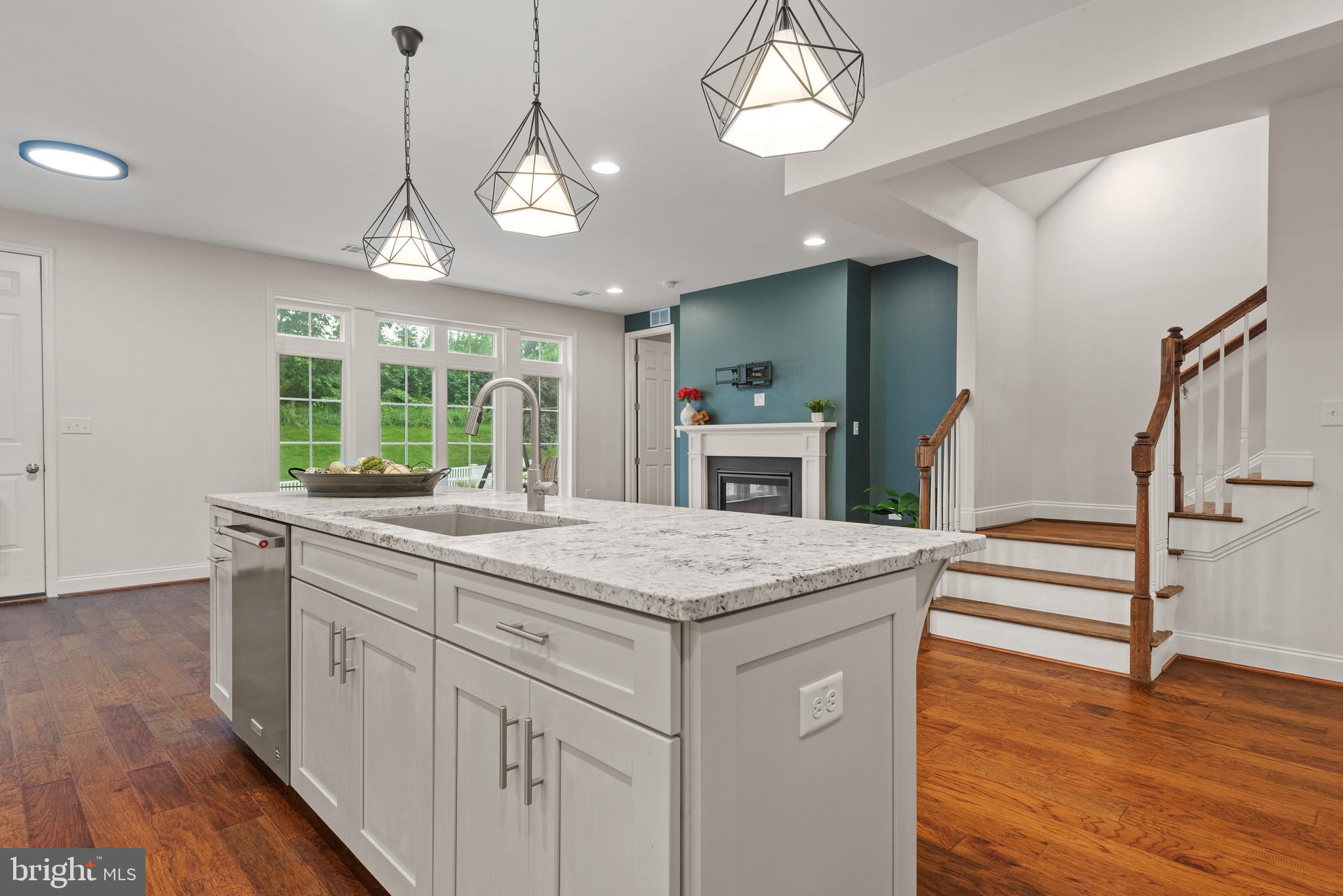 757 BARN SWALLOW WAY