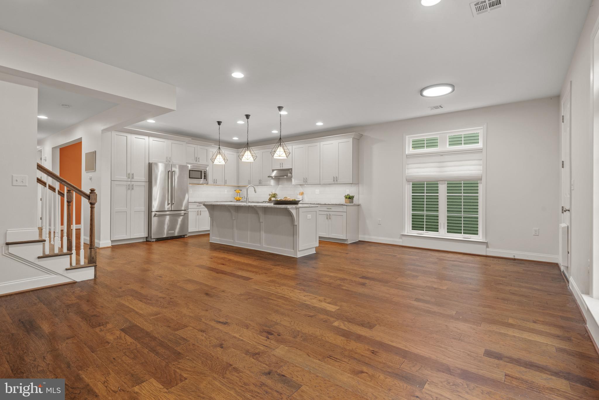 757 BARN SWALLOW WAY