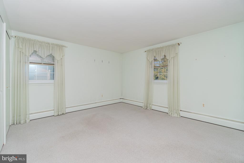 13 GREENWAY DRIVE