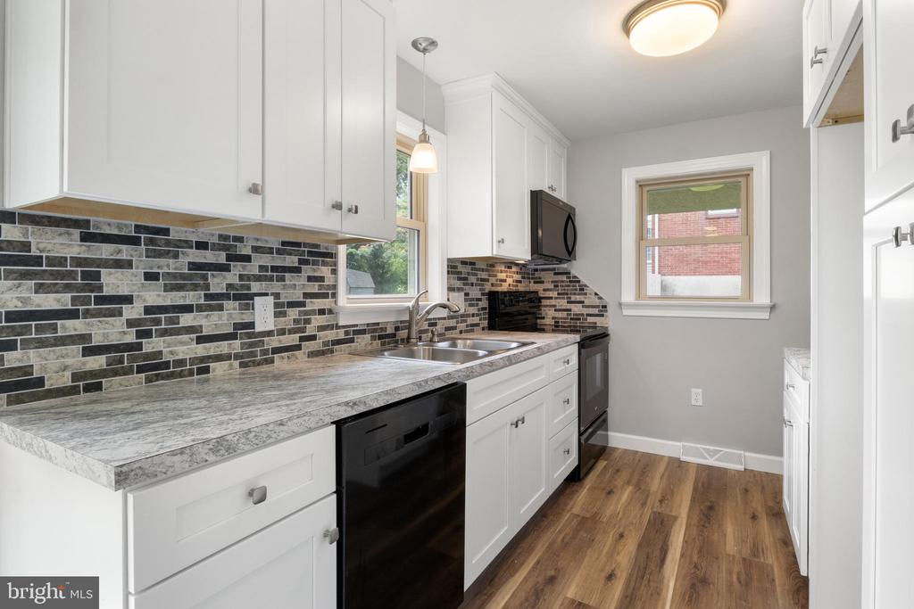5615 DEVON DRIVE