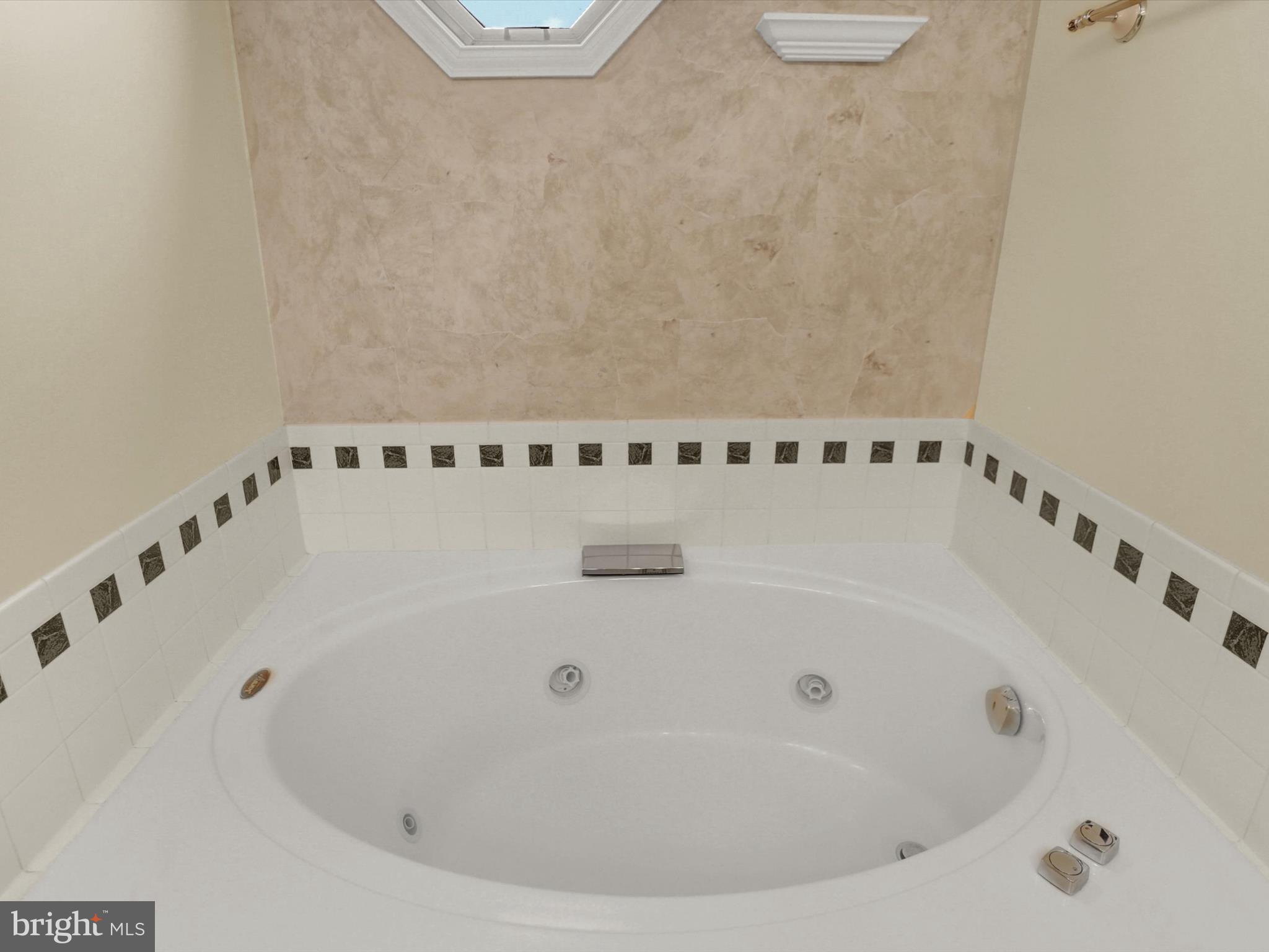 1500 PINE HOLLOW ROAD