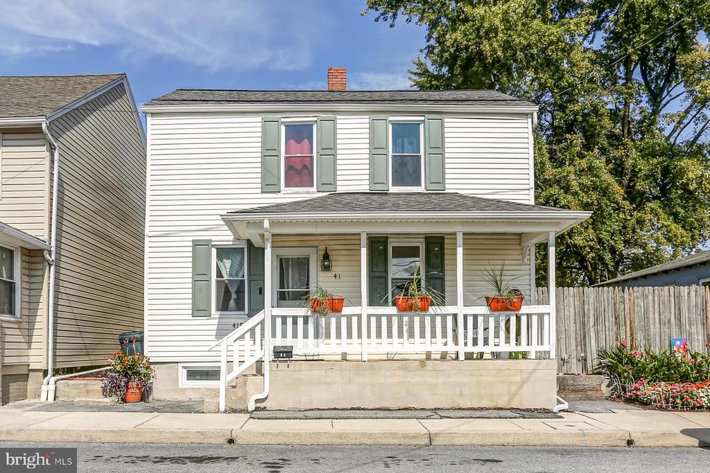 41 E HIGH STREET