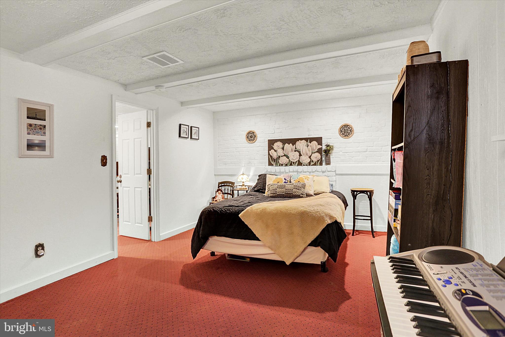 211 EDDINGTON AVENUE