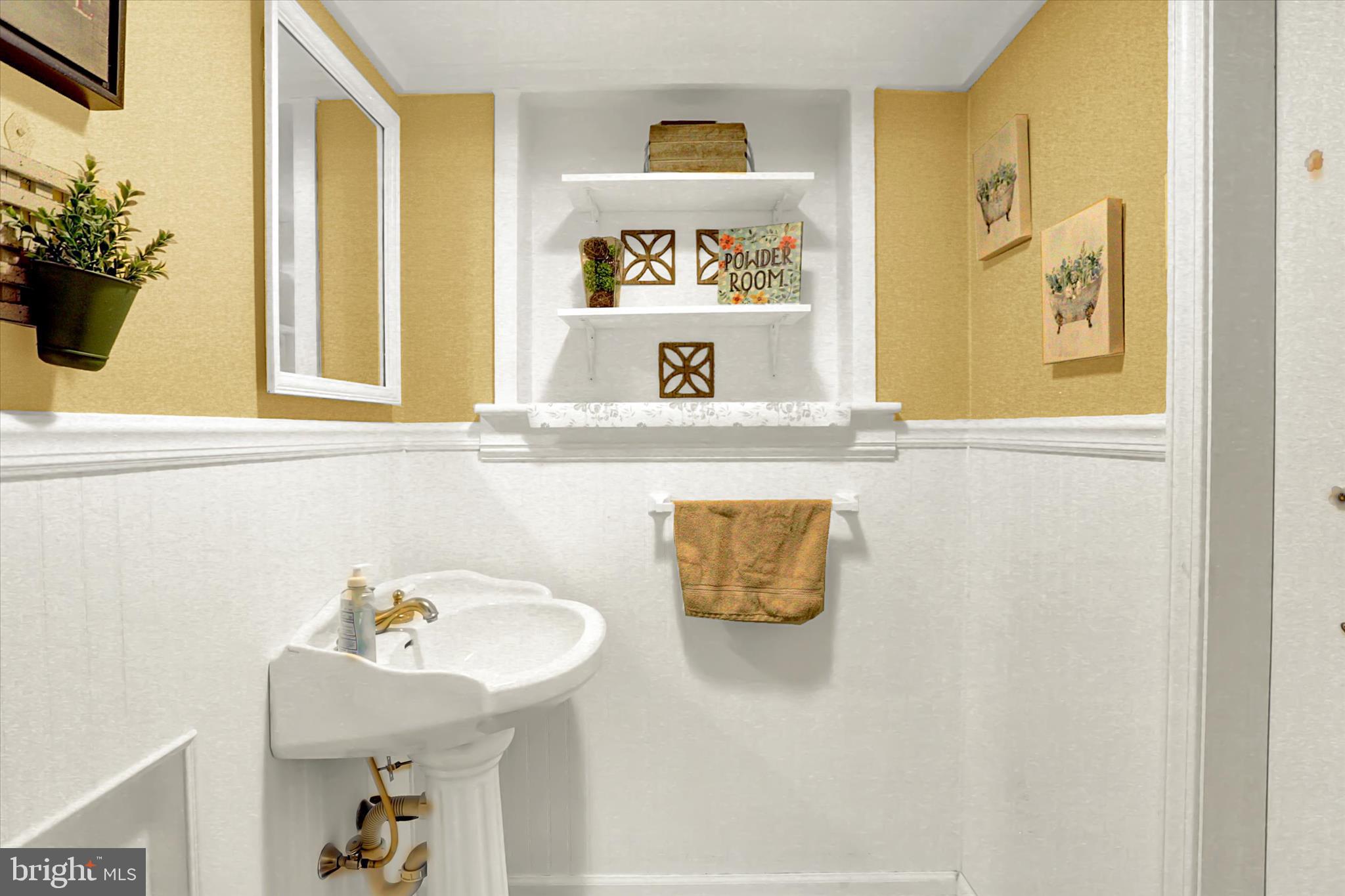 211 EDDINGTON AVENUE