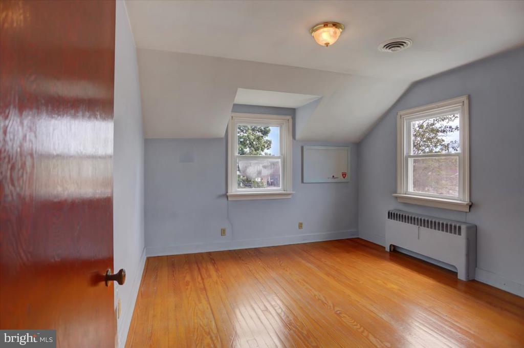 105 OAK LANE