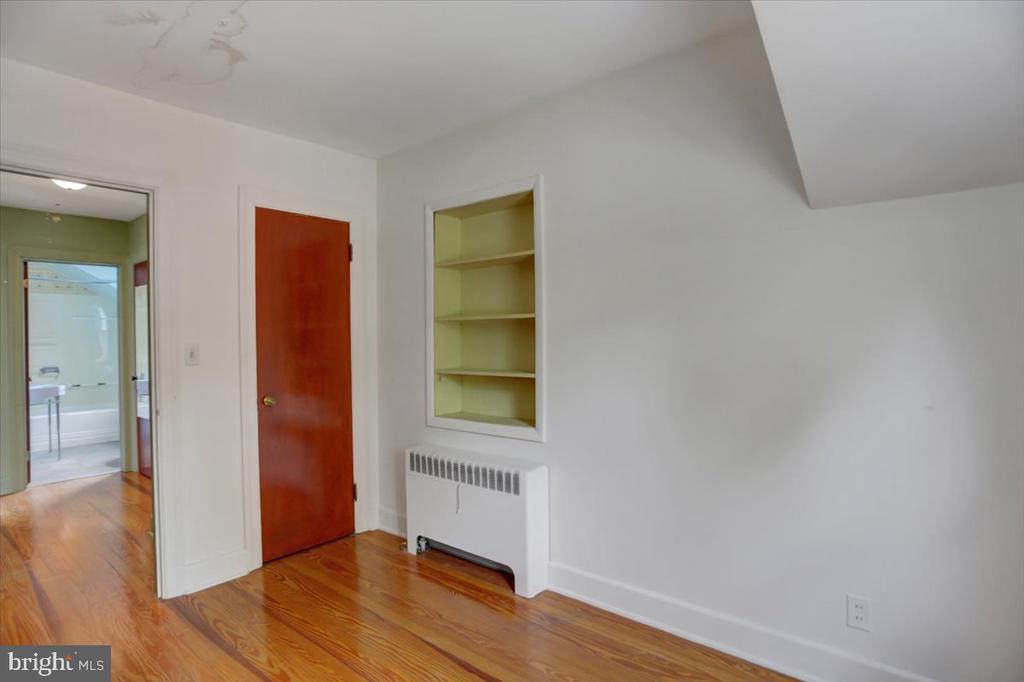 105 OAK LANE