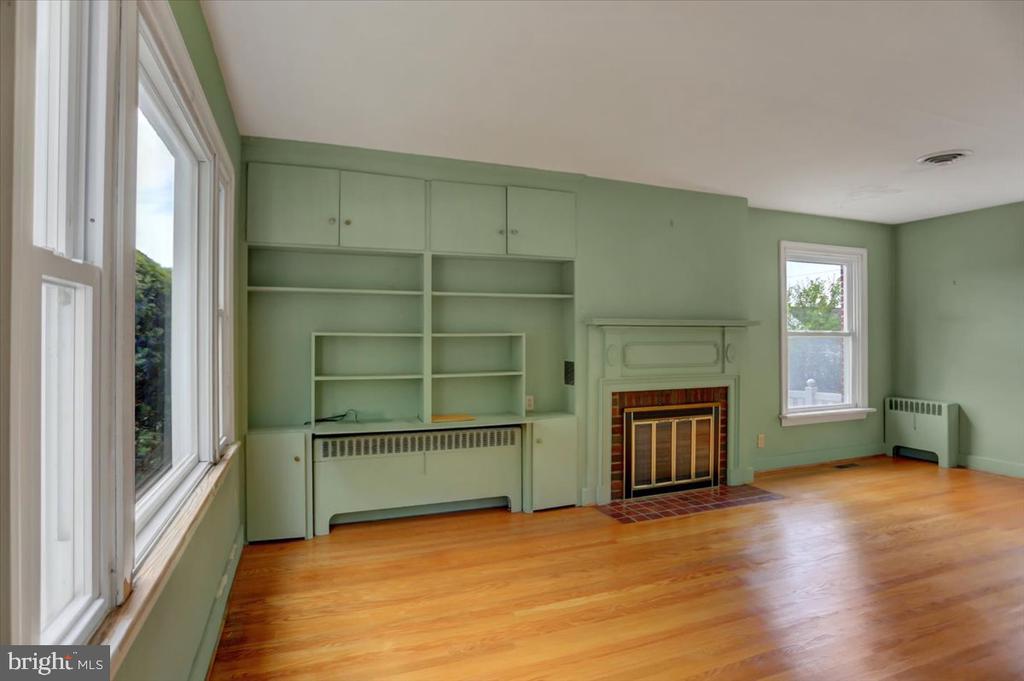 105 OAK LANE