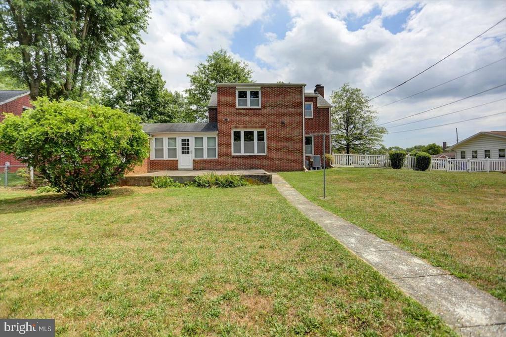105 OAK LANE