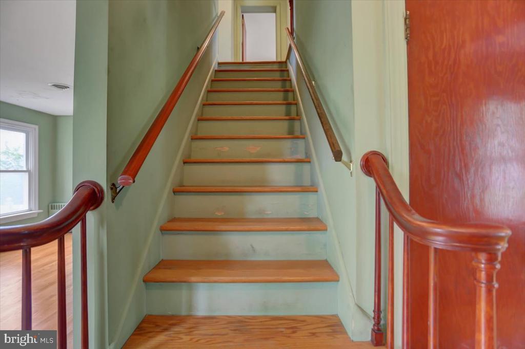 105 OAK LANE