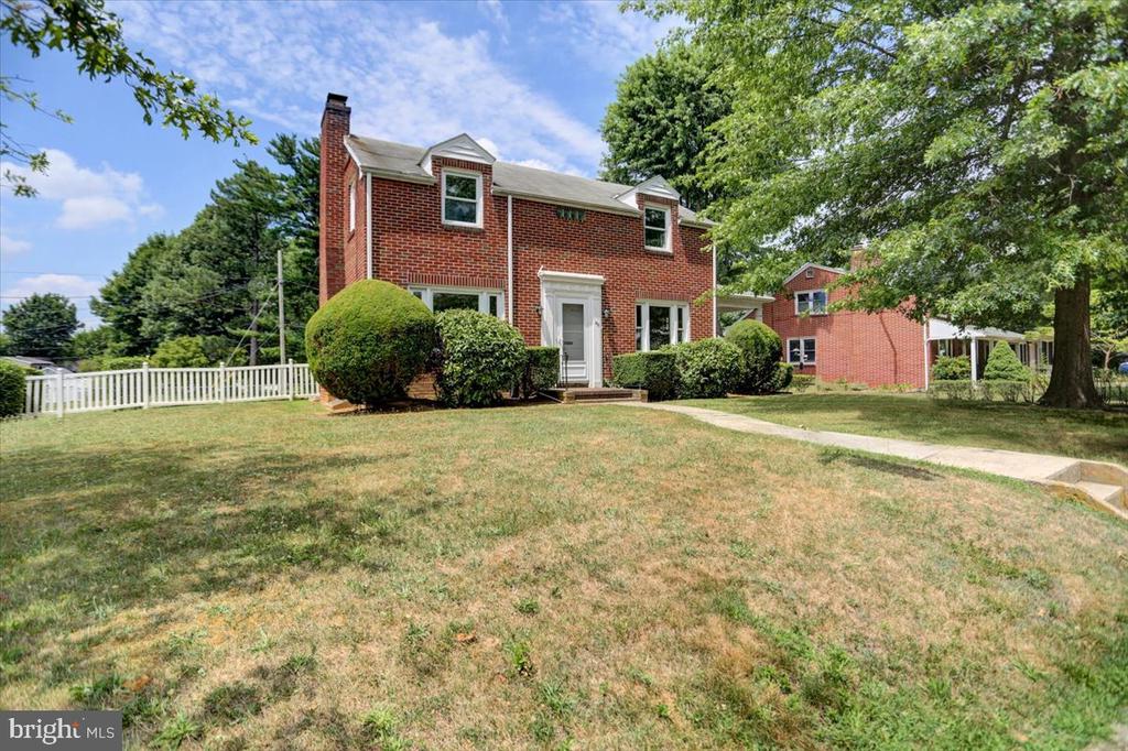 105 OAK LANE