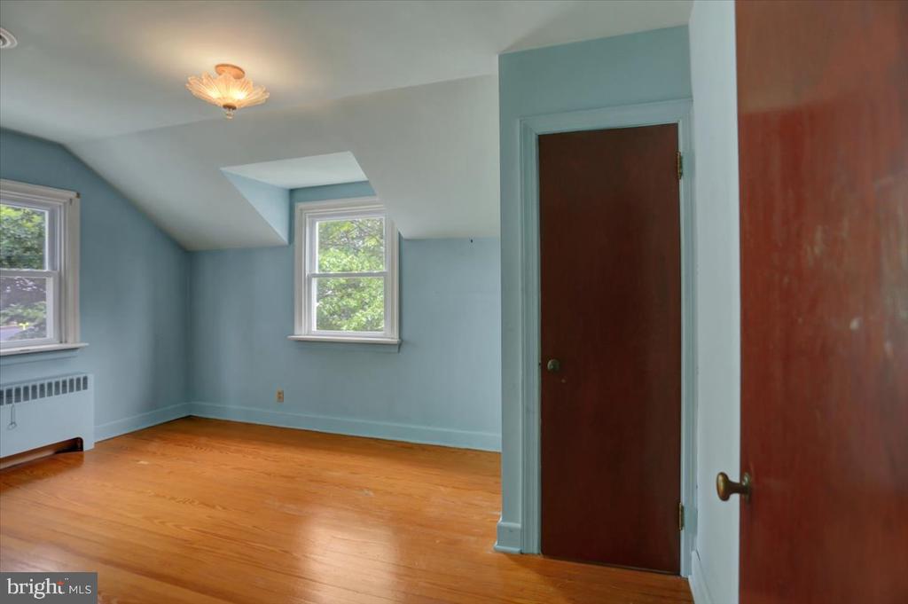 105 OAK LANE