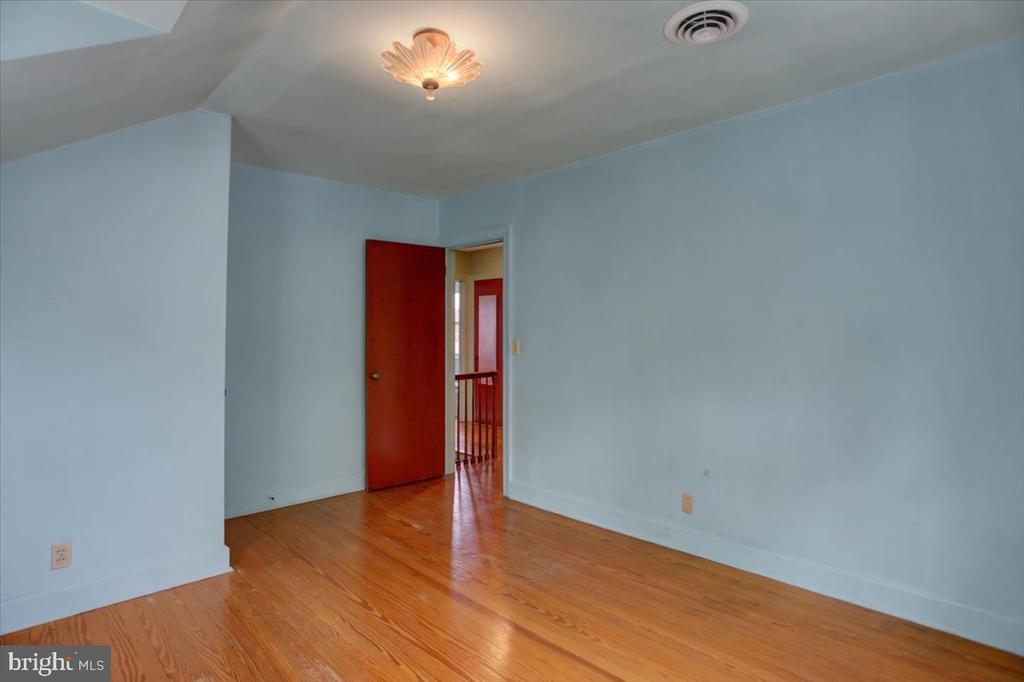 105 OAK LANE