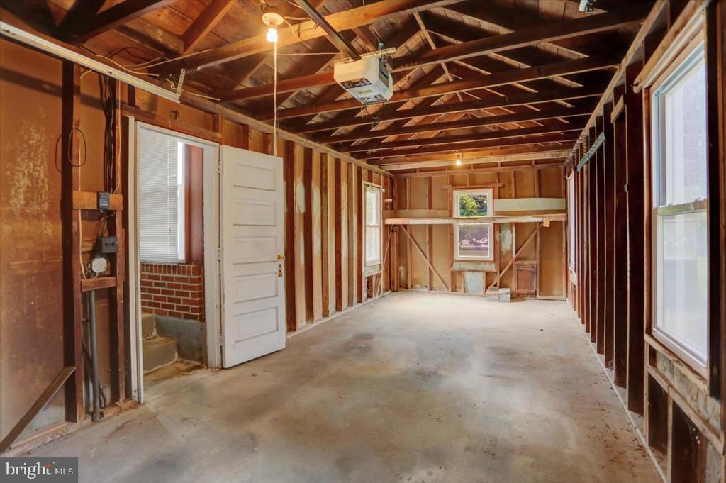 105 OAK LANE