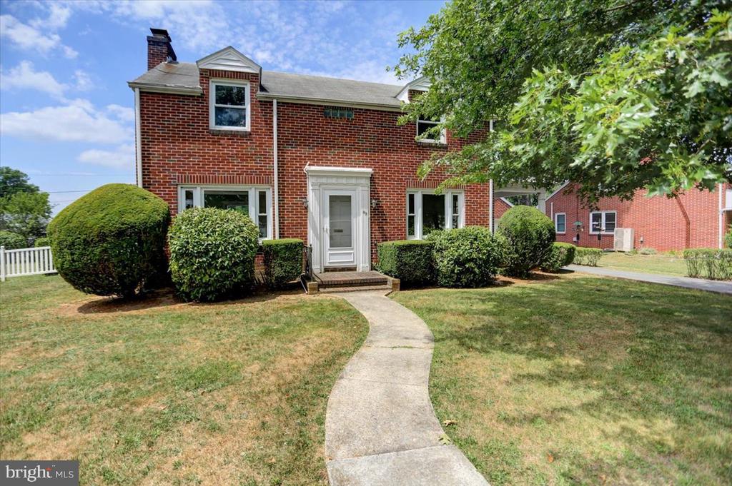 105 OAK LANE