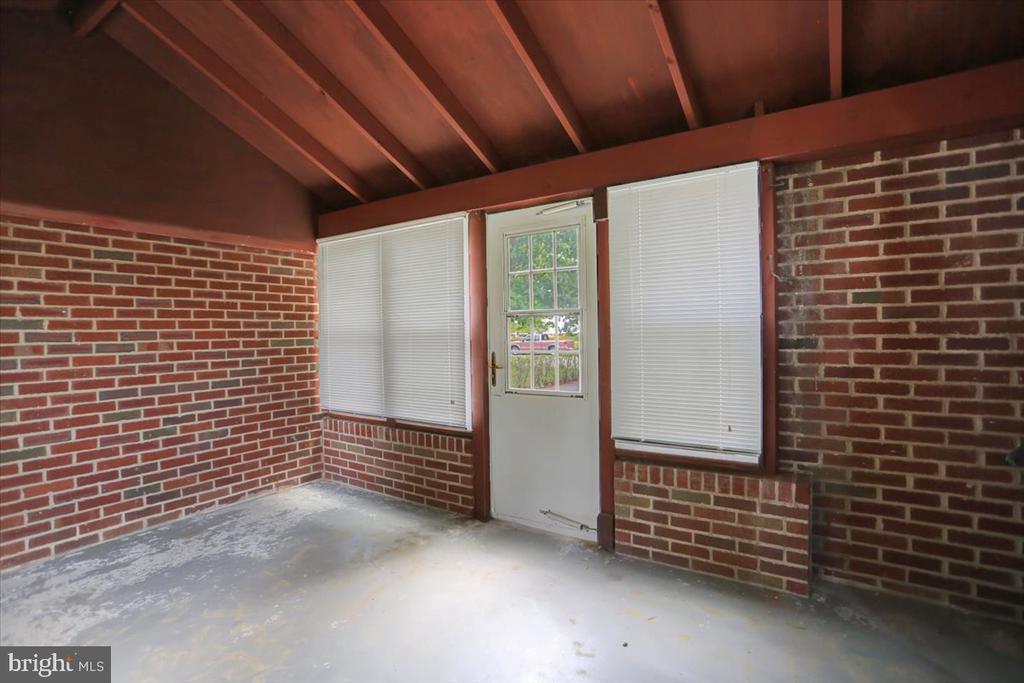 105 OAK LANE