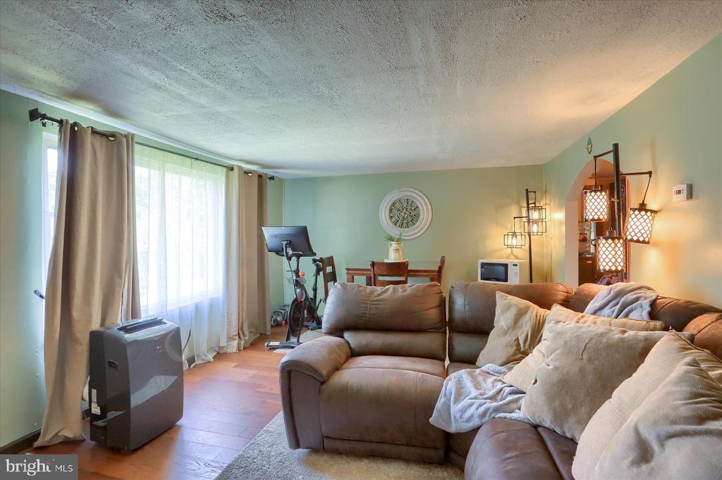 1196 VALLEY ROAD
