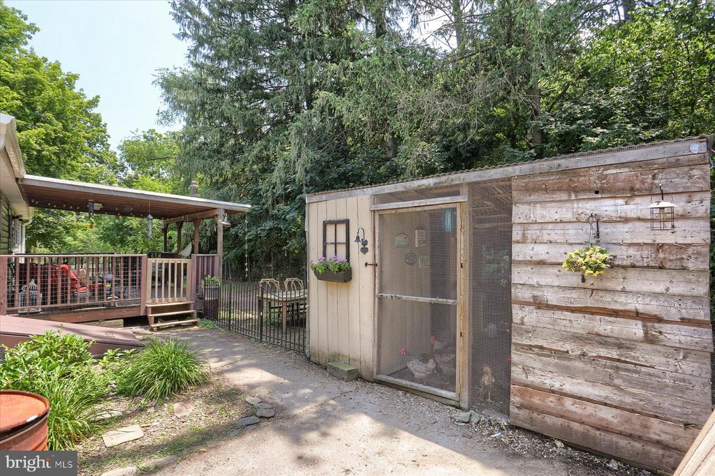 1196 VALLEY ROAD