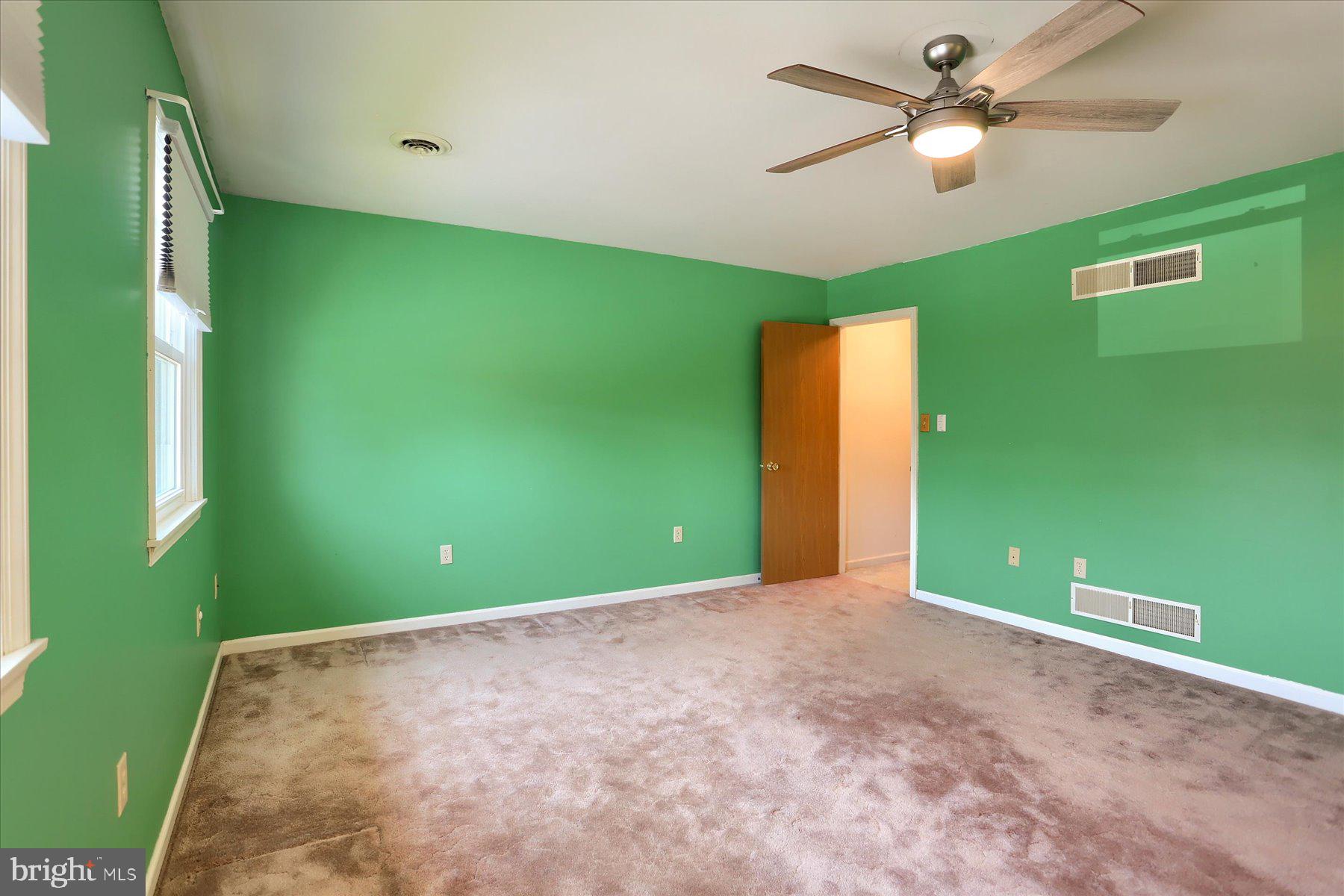 51 W CABIN HOLLOW ROAD 1