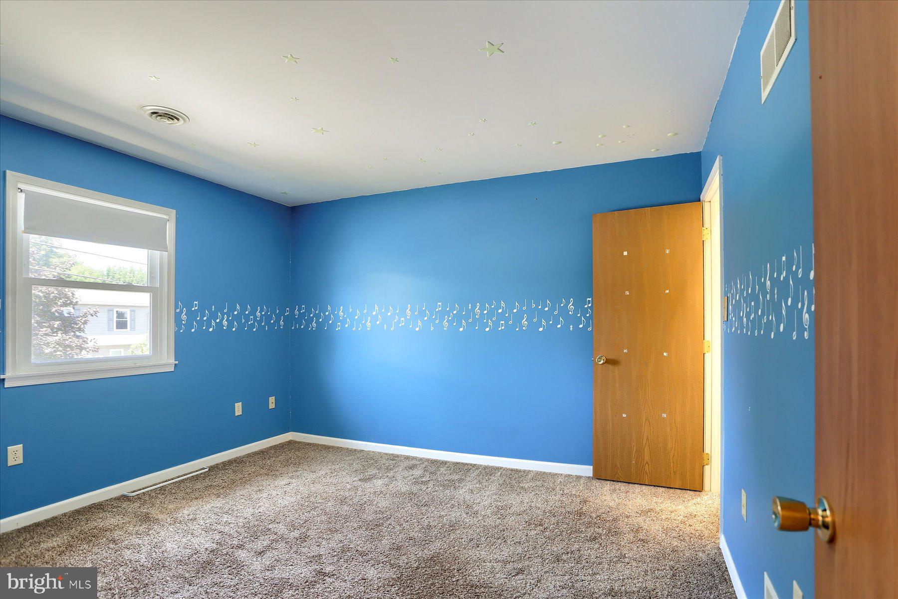 51 W CABIN HOLLOW ROAD 1