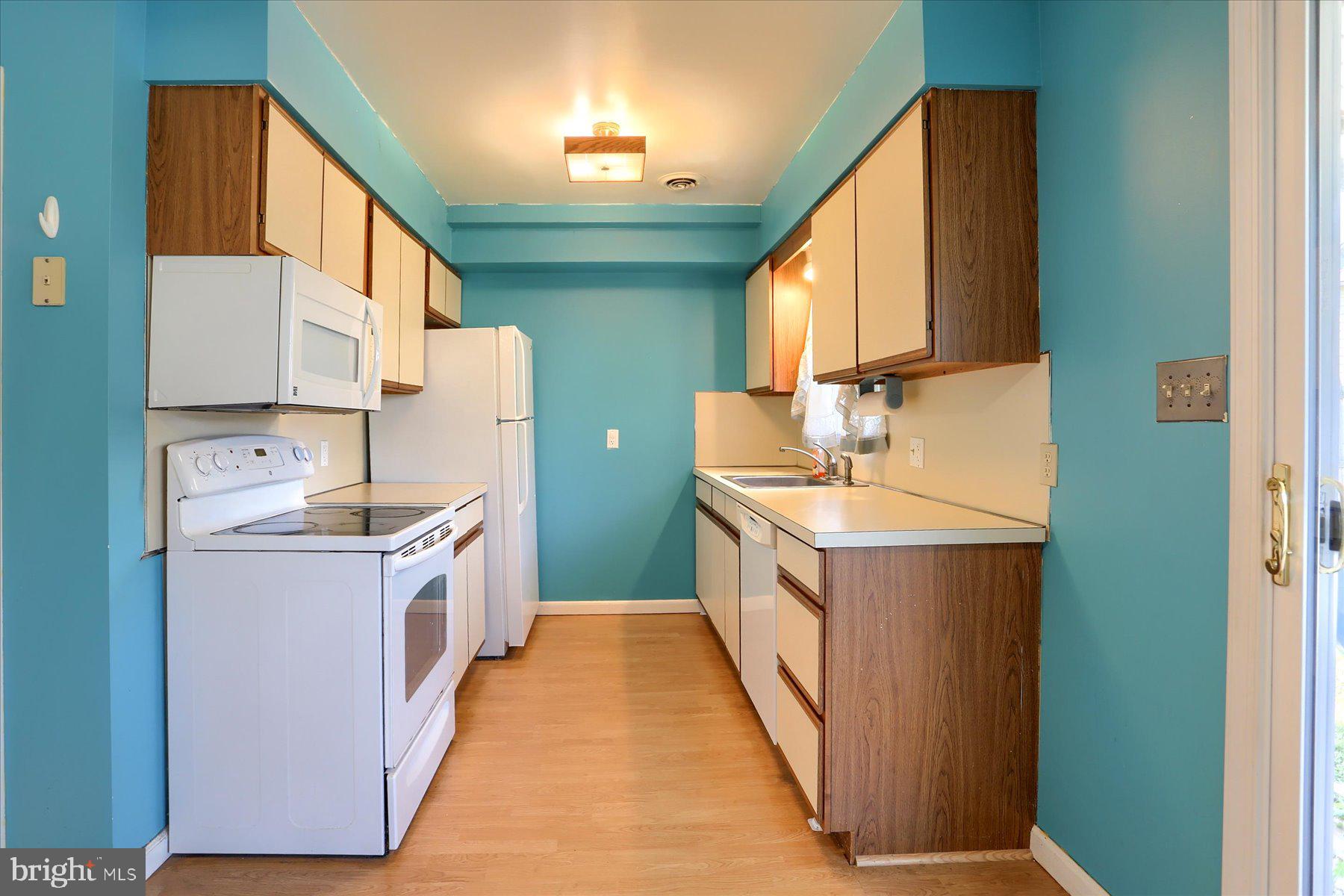 51 W CABIN HOLLOW ROAD 1