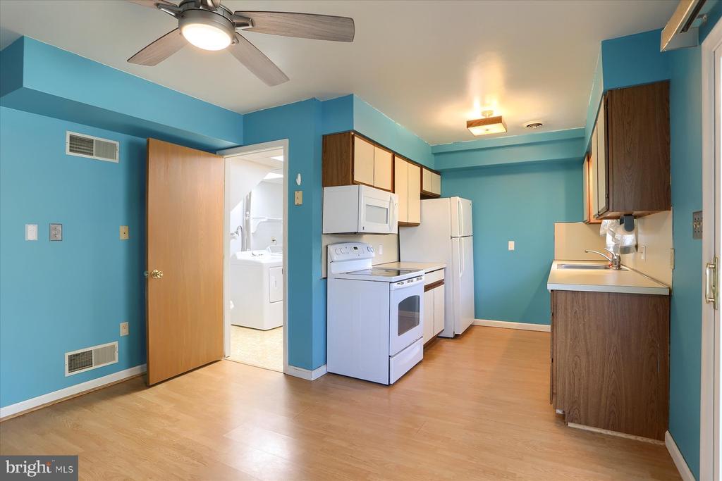 51 W CABIN HOLLOW ROAD 1