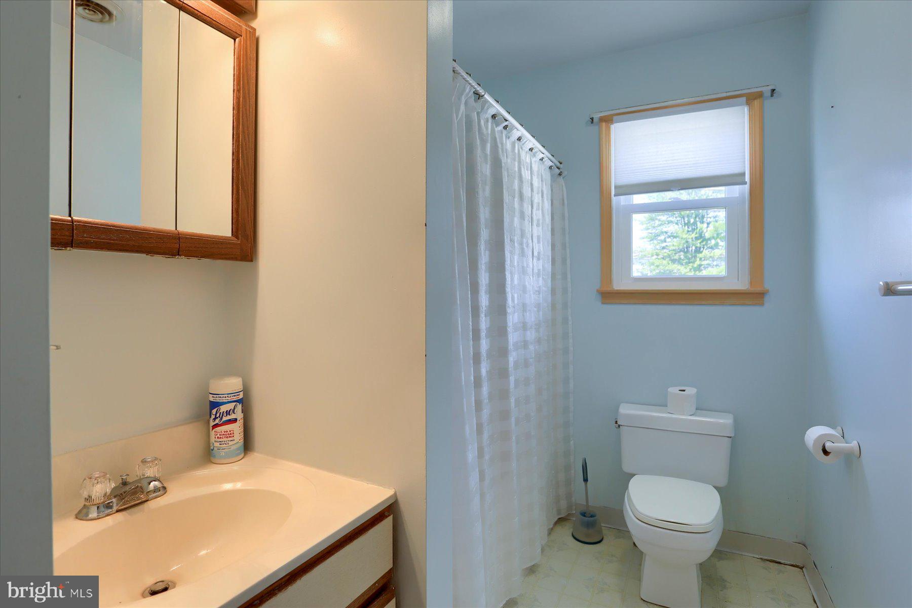 51 W CABIN HOLLOW ROAD 1