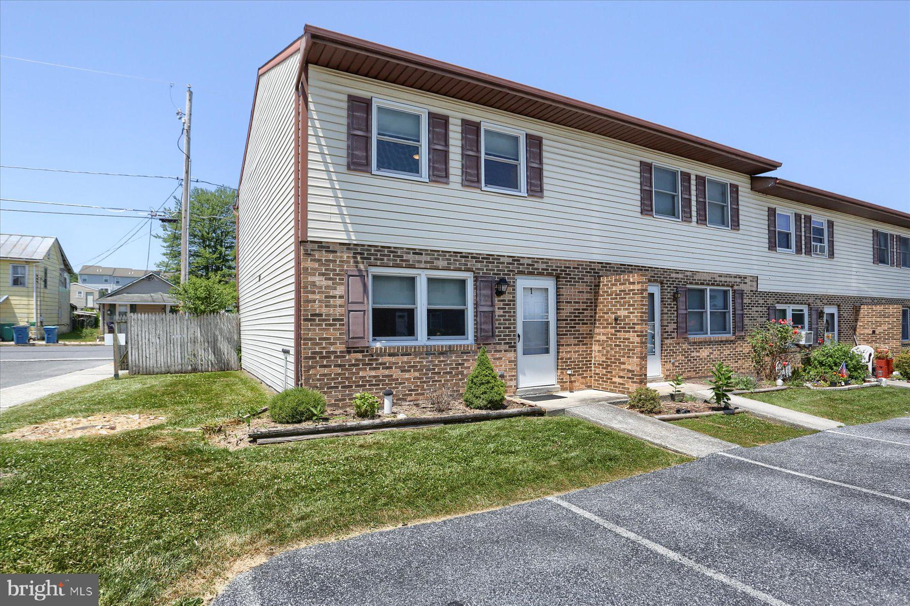 51 W CABIN HOLLOW ROAD 1