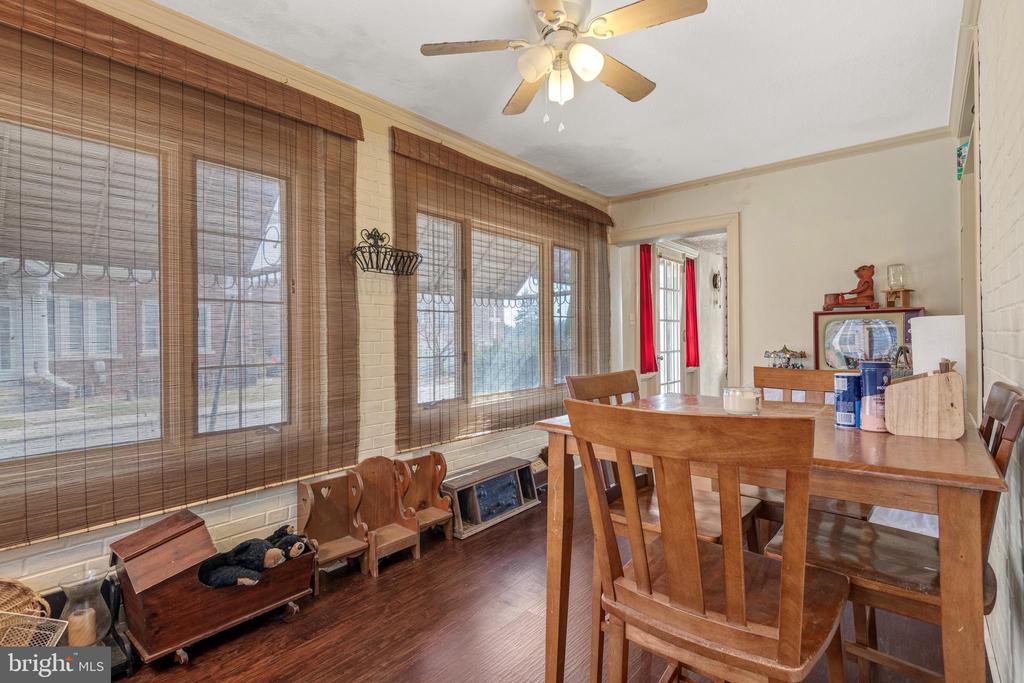 204 W MAIN STREET