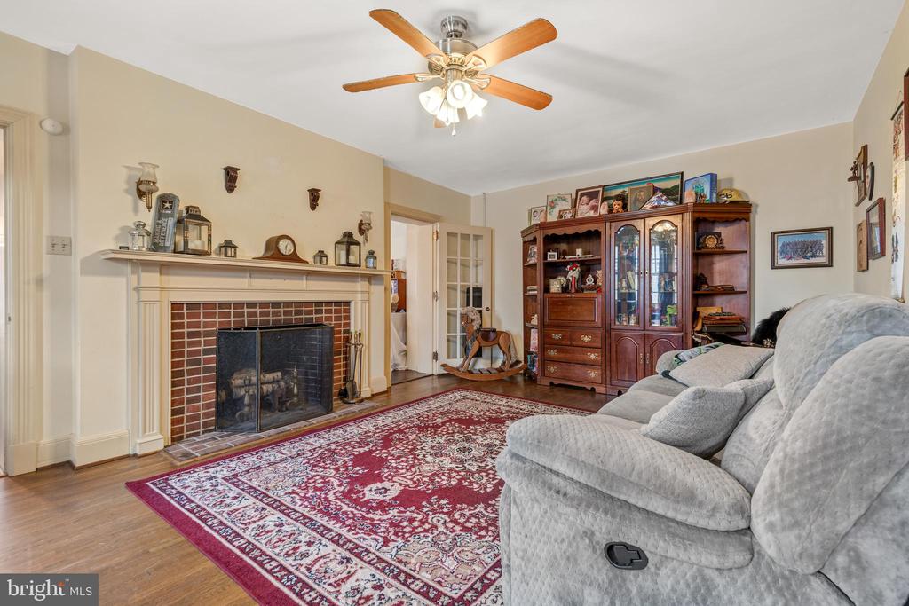 204 W MAIN STREET