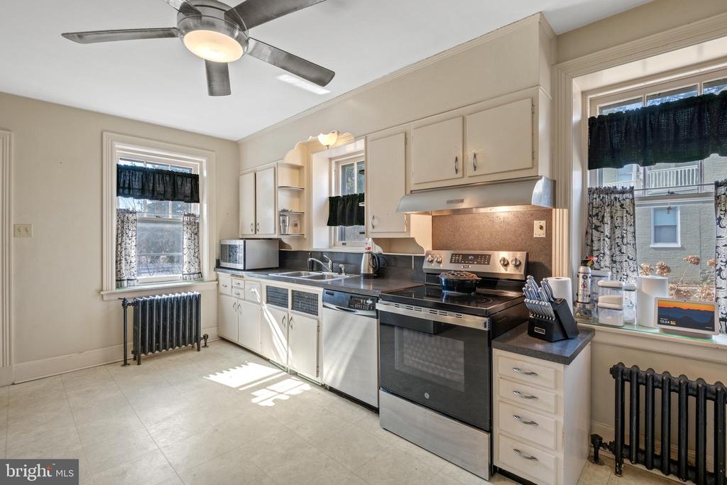 204 W MAIN STREET