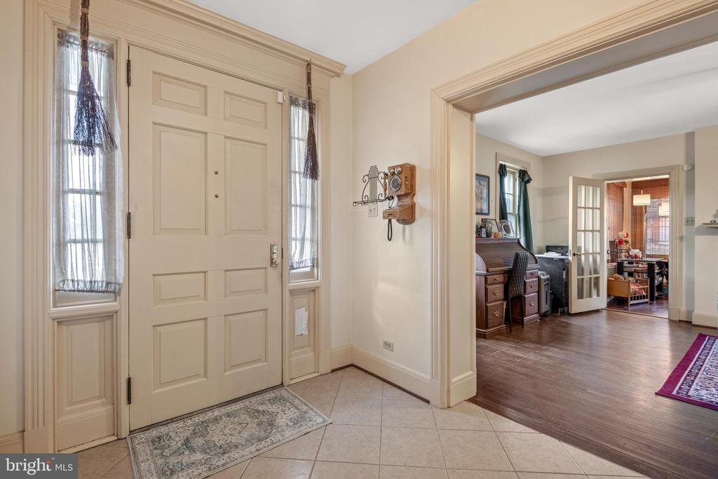 204 W MAIN STREET