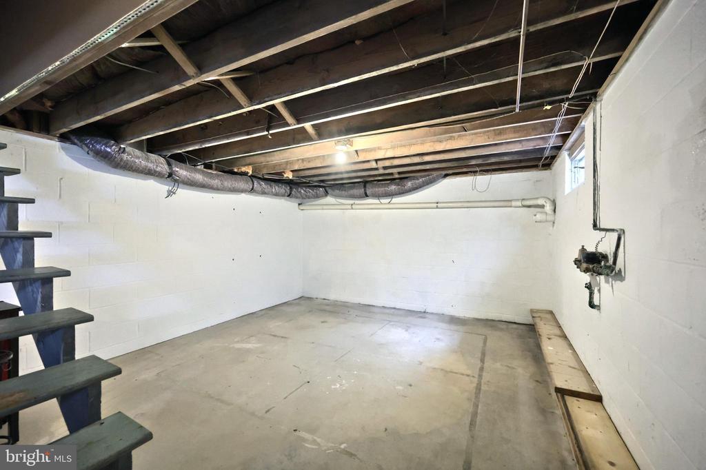 1496 CLAYOMA AVENUE