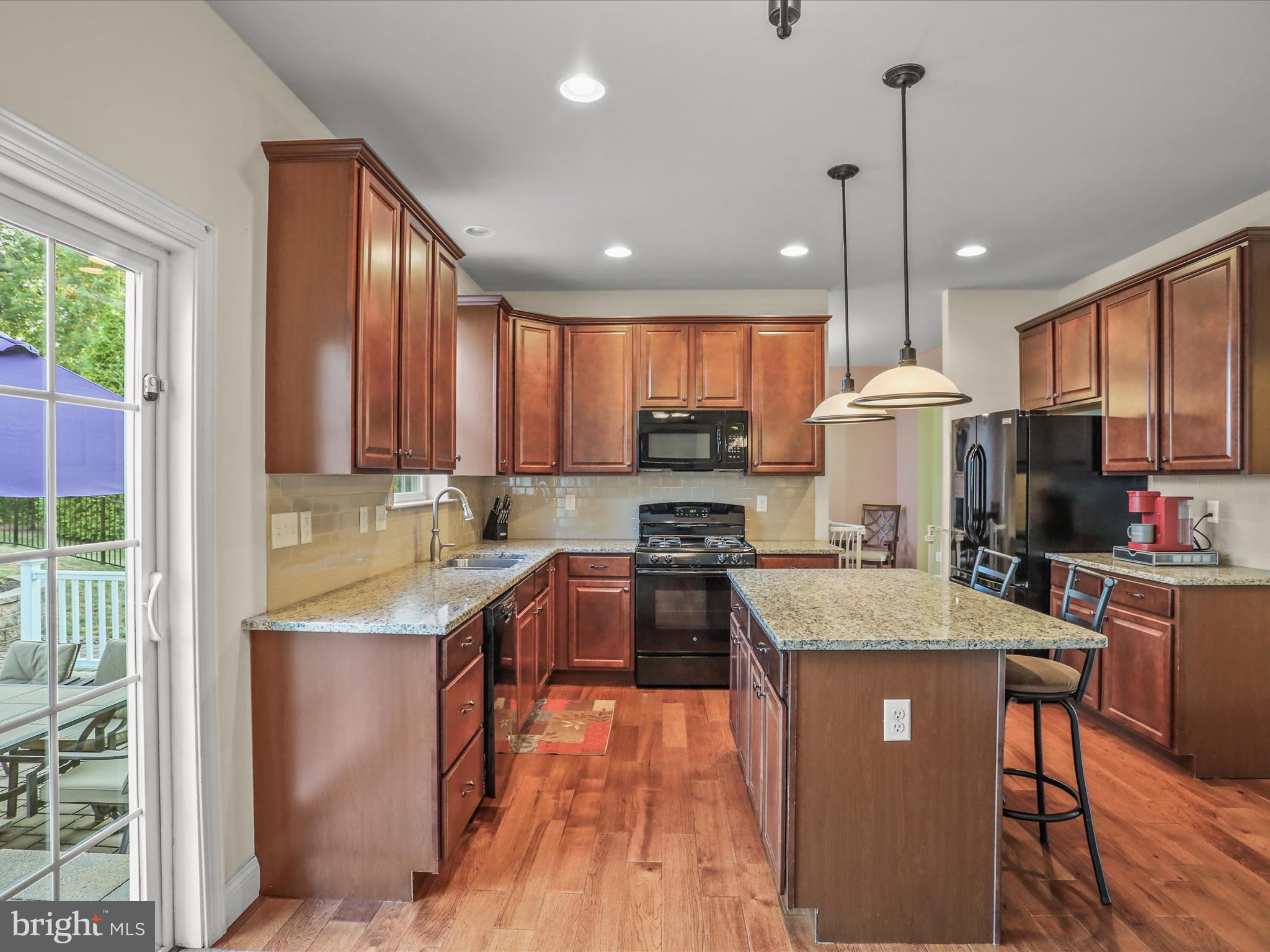 32 SPEND A BUCK DRIVE