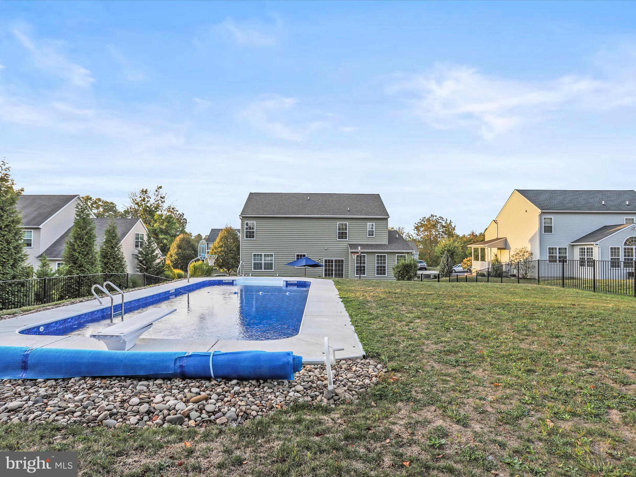 32 SPEND A BUCK DRIVE