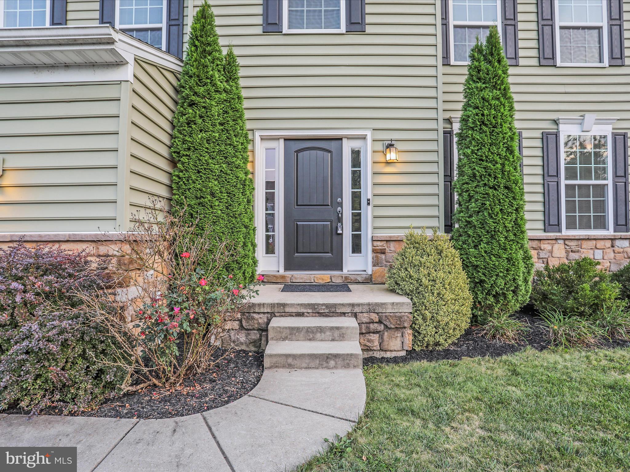 32 SPEND A BUCK DRIVE