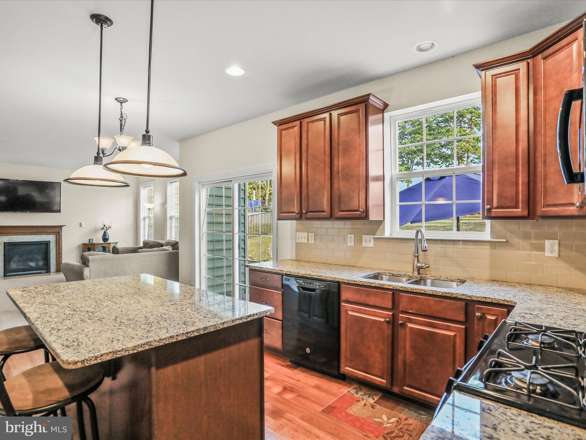 32 SPEND A BUCK DRIVE