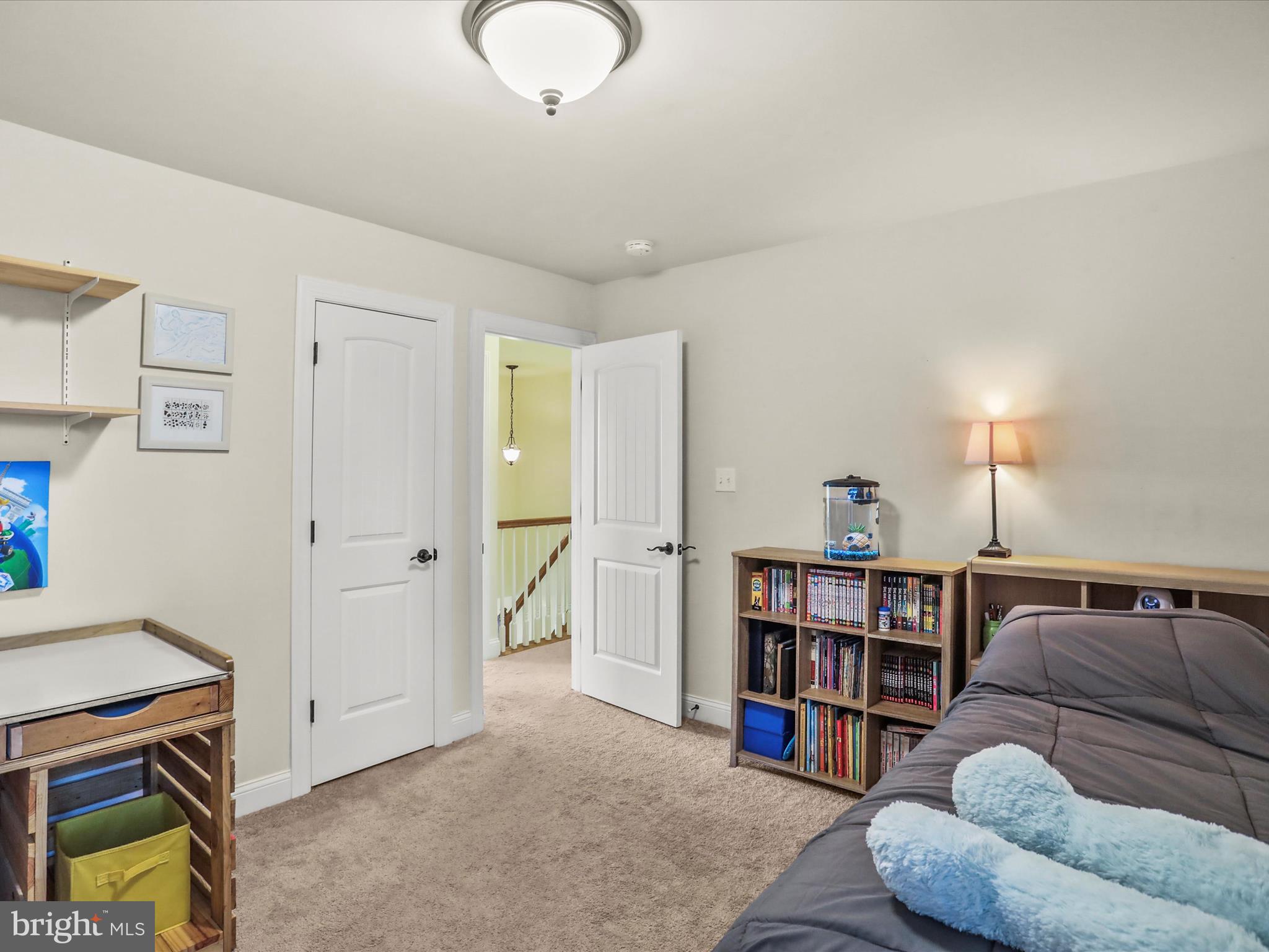 32 SPEND A BUCK DRIVE