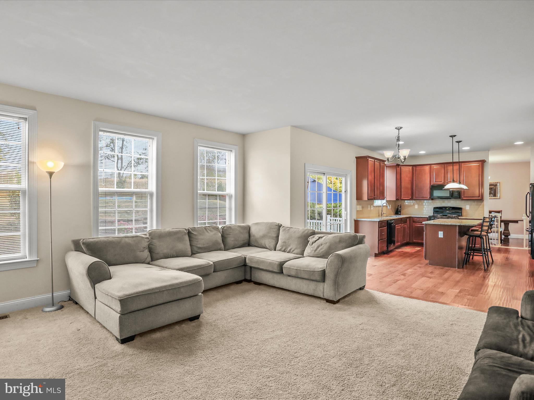 32 SPEND A BUCK DRIVE