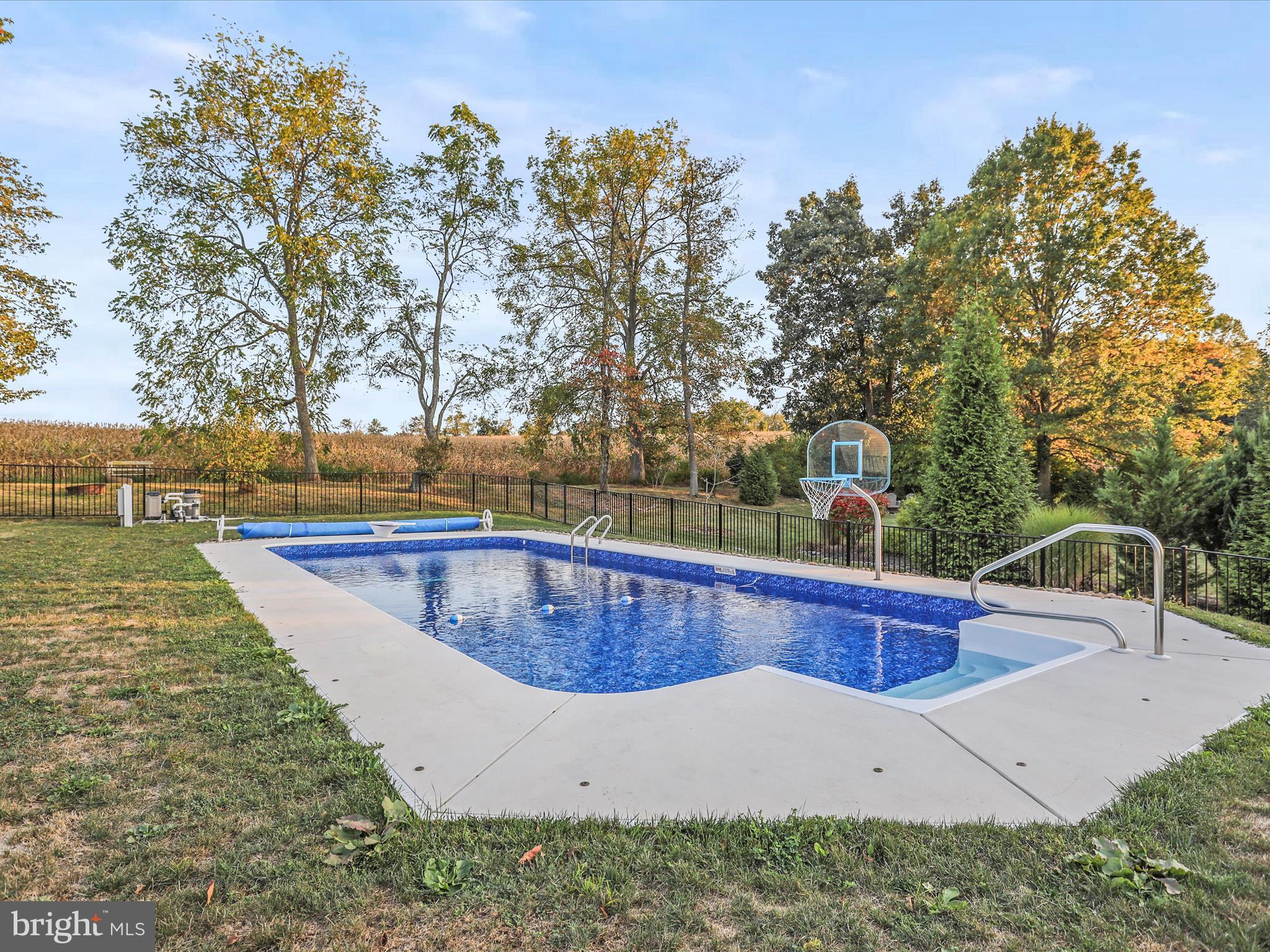 32 SPEND A BUCK DRIVE