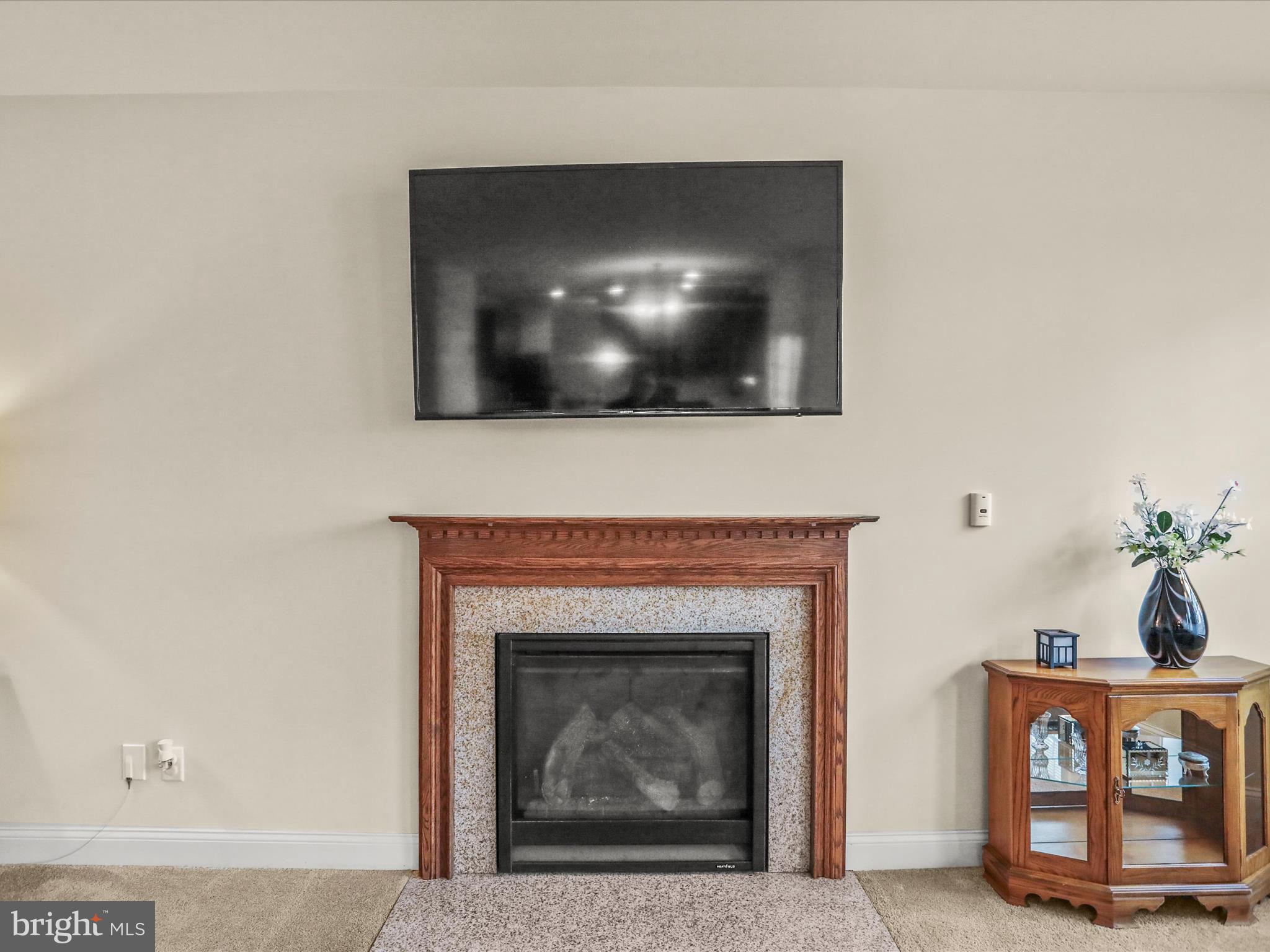 32 SPEND A BUCK DRIVE