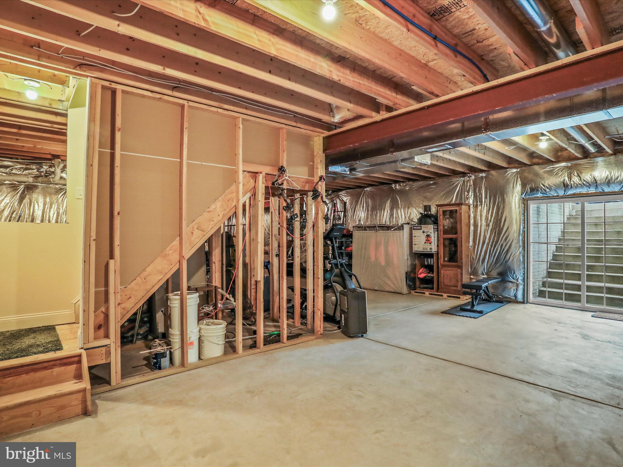 32 SPEND A BUCK DRIVE