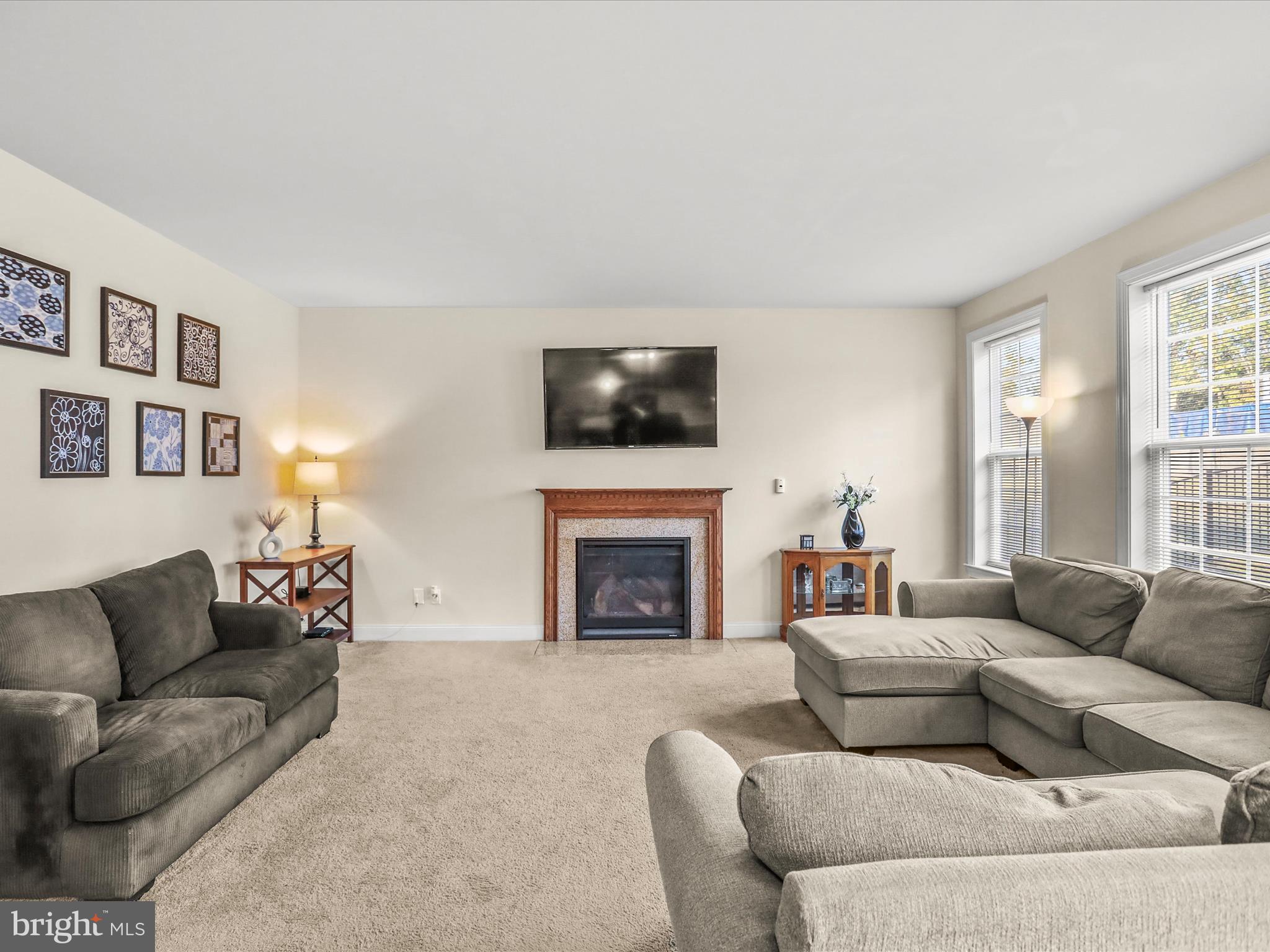 32 SPEND A BUCK DRIVE